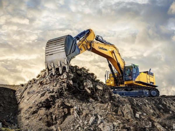 LiuGong’s New 95 Tonne Excavator, 995F, sets the new standard in